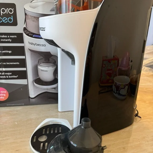 Baby Brezza Formula Pro Advanced in White - Picture 3 of 3